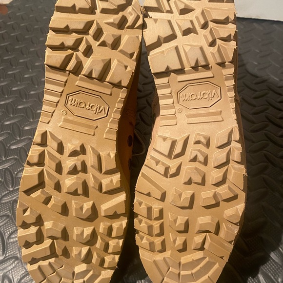 NEW Military Coyote Brown Combat Boots Mens size 6.5 outdoor Vibram - Picture 3 of 8